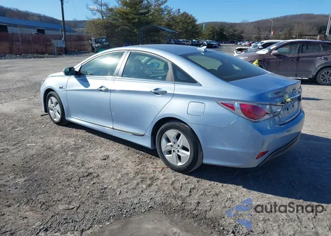 2012 Hyundai Sonata Hybrid from USA, damaged, VIN KMHEC4A48CA027950